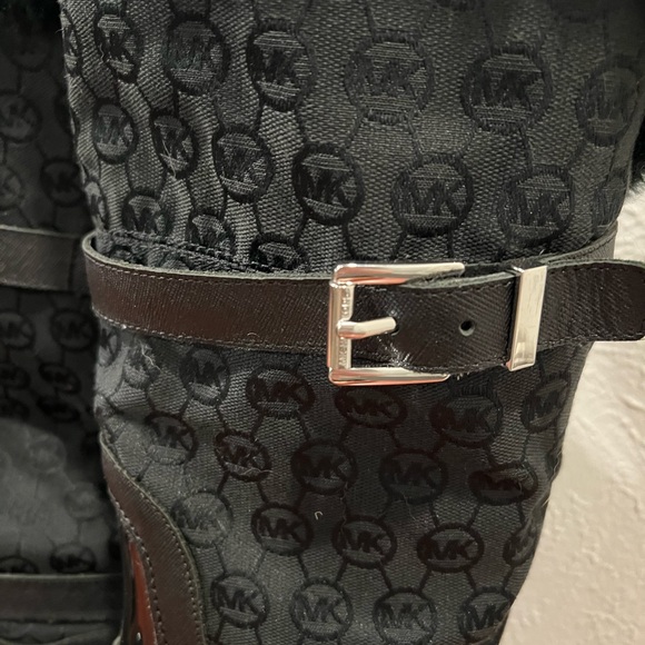 Michael Kors Snow/Rain Boot - Picture 5 of 9